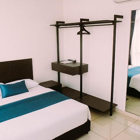 Ramada Suites By Wyndham The Straits Johor Bahru Ngoại thất bức ảnh