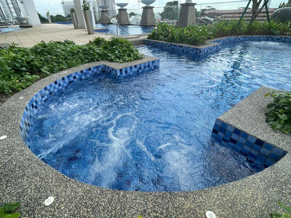 Ramada Suites By Wyndham The Straits Johor Bahru Ngoại thất bức ảnh