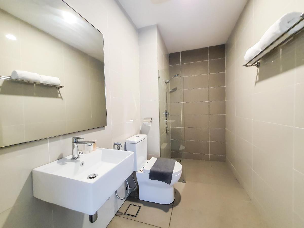 Ramada Suites By Wyndham The Straits Johor Bahru Ngoại thất bức ảnh