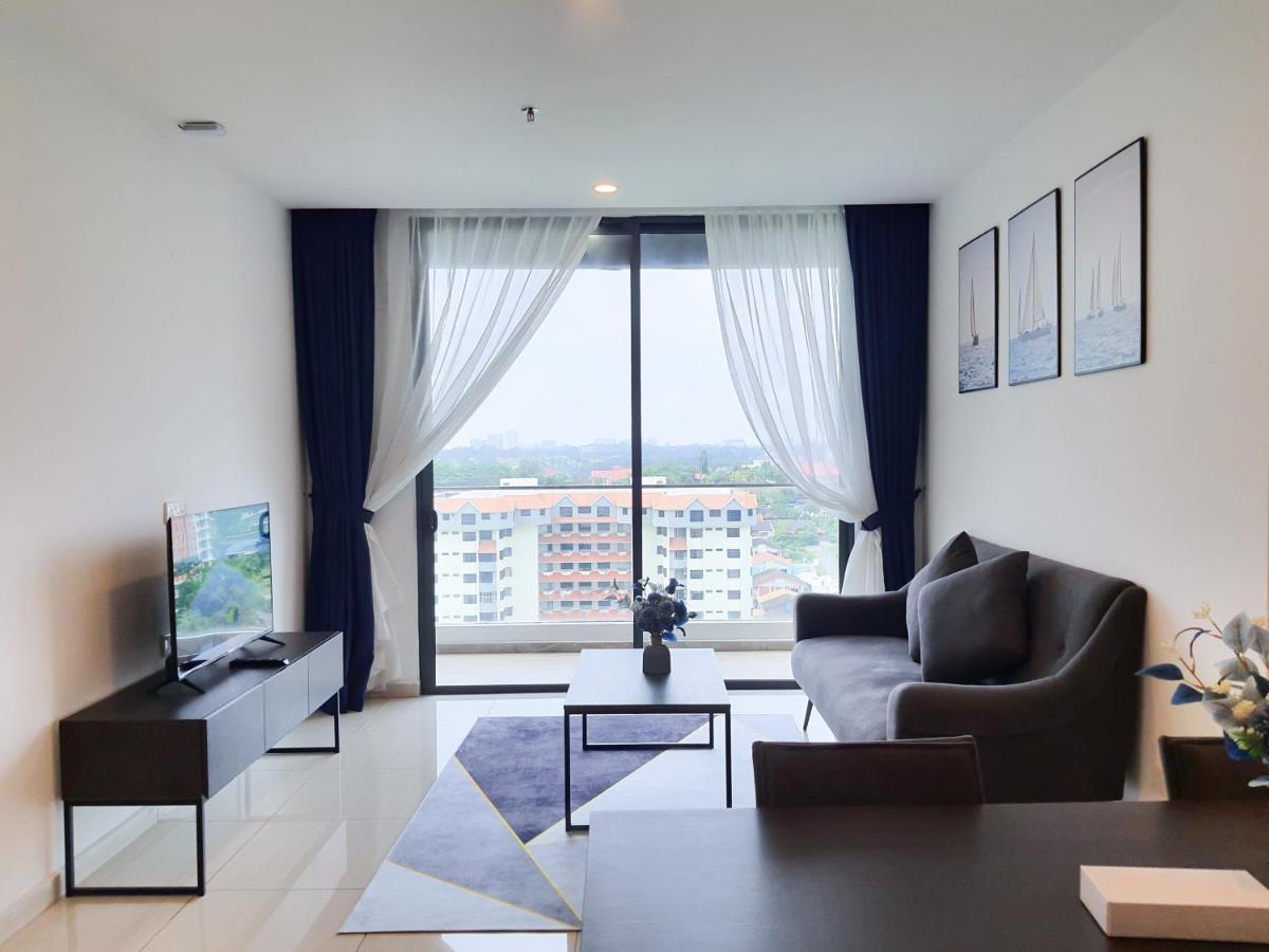 Ramada Suites By Wyndham The Straits Johor Bahru Ngoại thất bức ảnh