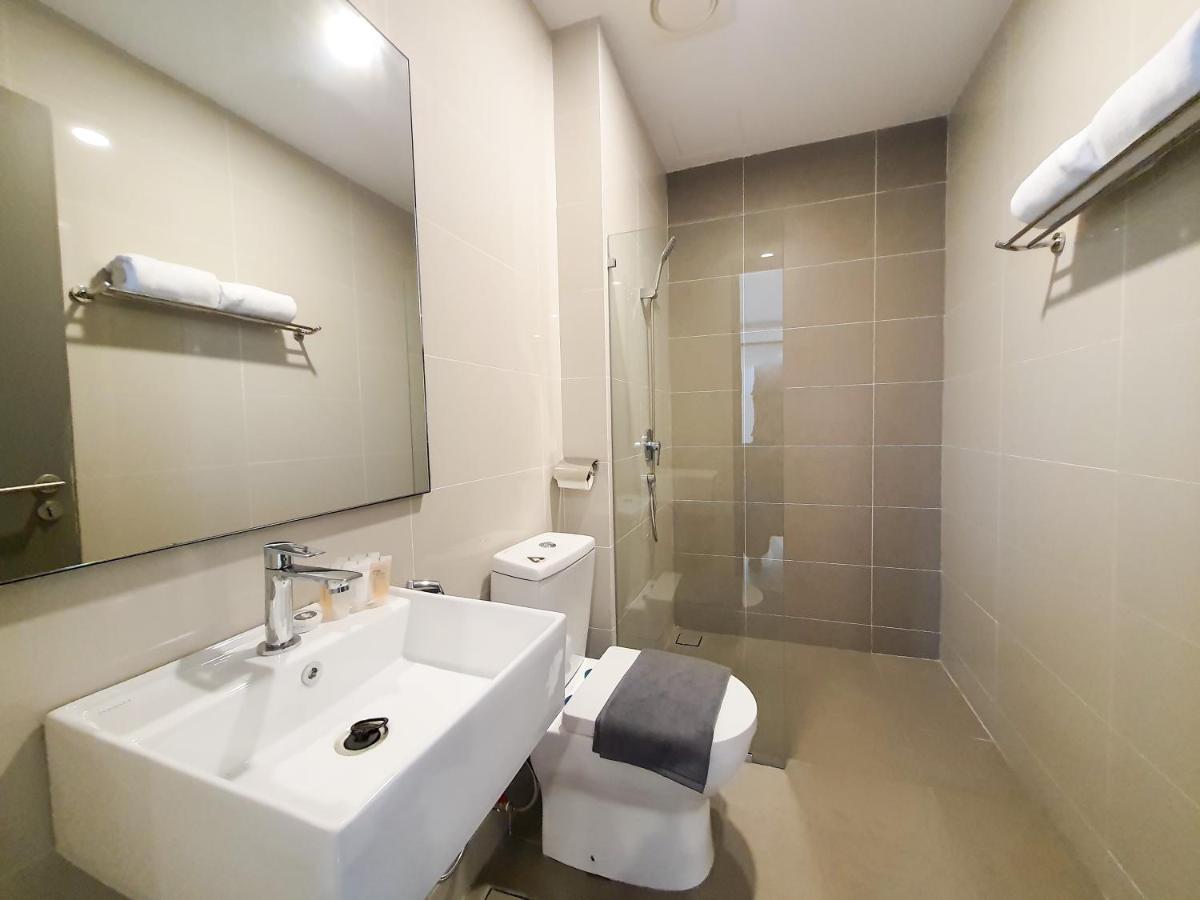 Ramada Suites By Wyndham The Straits Johor Bahru Ngoại thất bức ảnh