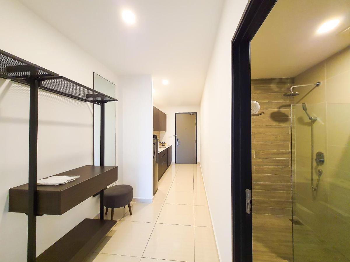 Ramada Suites By Wyndham The Straits Johor Bahru Ngoại thất bức ảnh