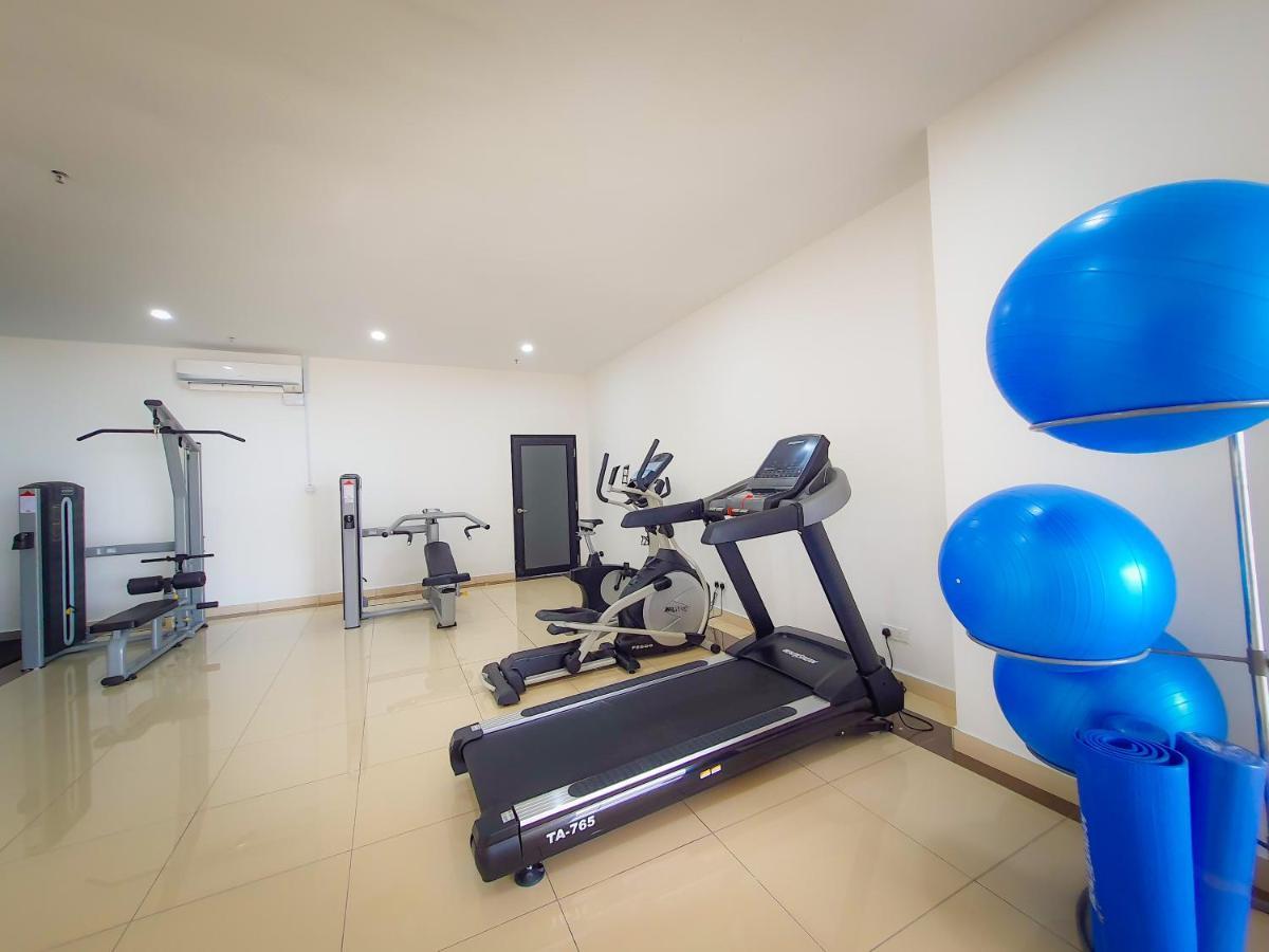 Ramada Suites By Wyndham The Straits Johor Bahru Ngoại thất bức ảnh